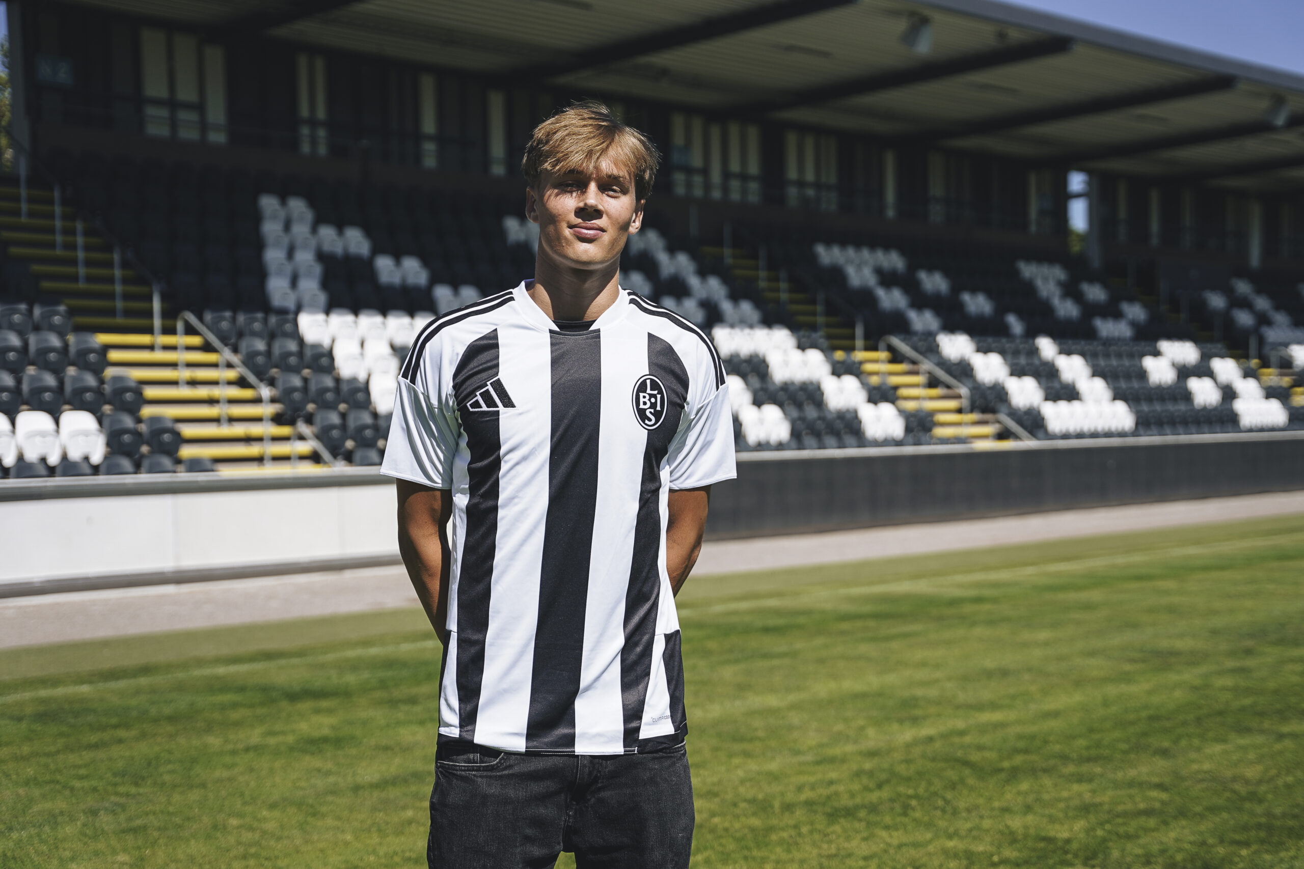 A-lagskontrakt för Viggo Benndoff